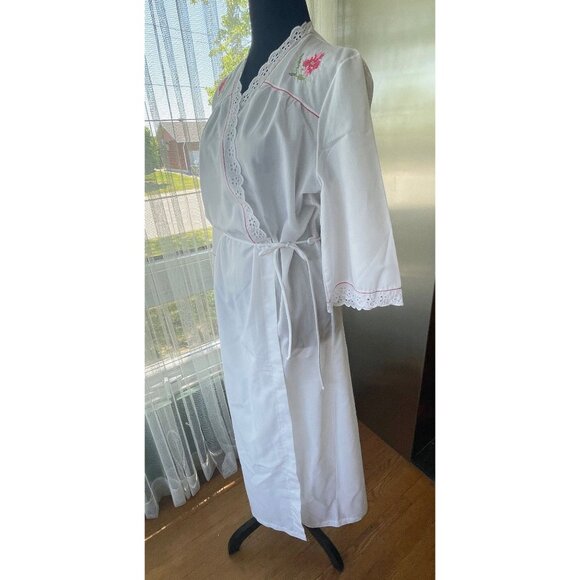 Vintage 80s peignoir, white robe with pink embroidery, Lorraine's Lingerie - Picture 3 of 10